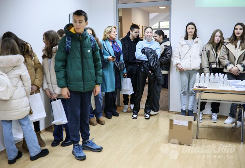 Znanstveni dan u Mostaru - Uspješno održan 6. Science day u Mostaru: Interaktivni eksperimenti oduševili posjetitelje svih generacija